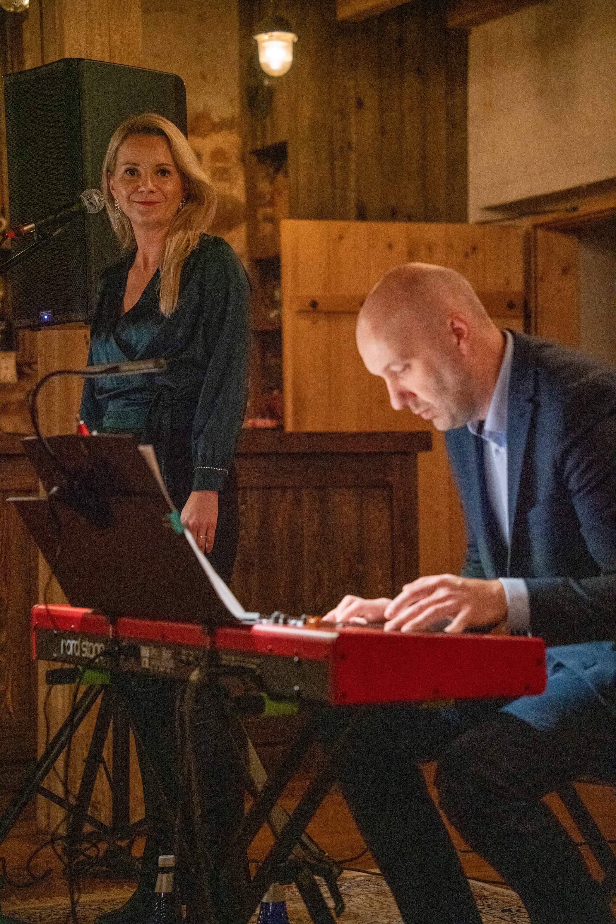 Hanna ja Ragnar live esinemas