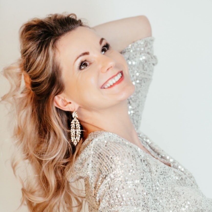 Hanna Ojamets naeratamas